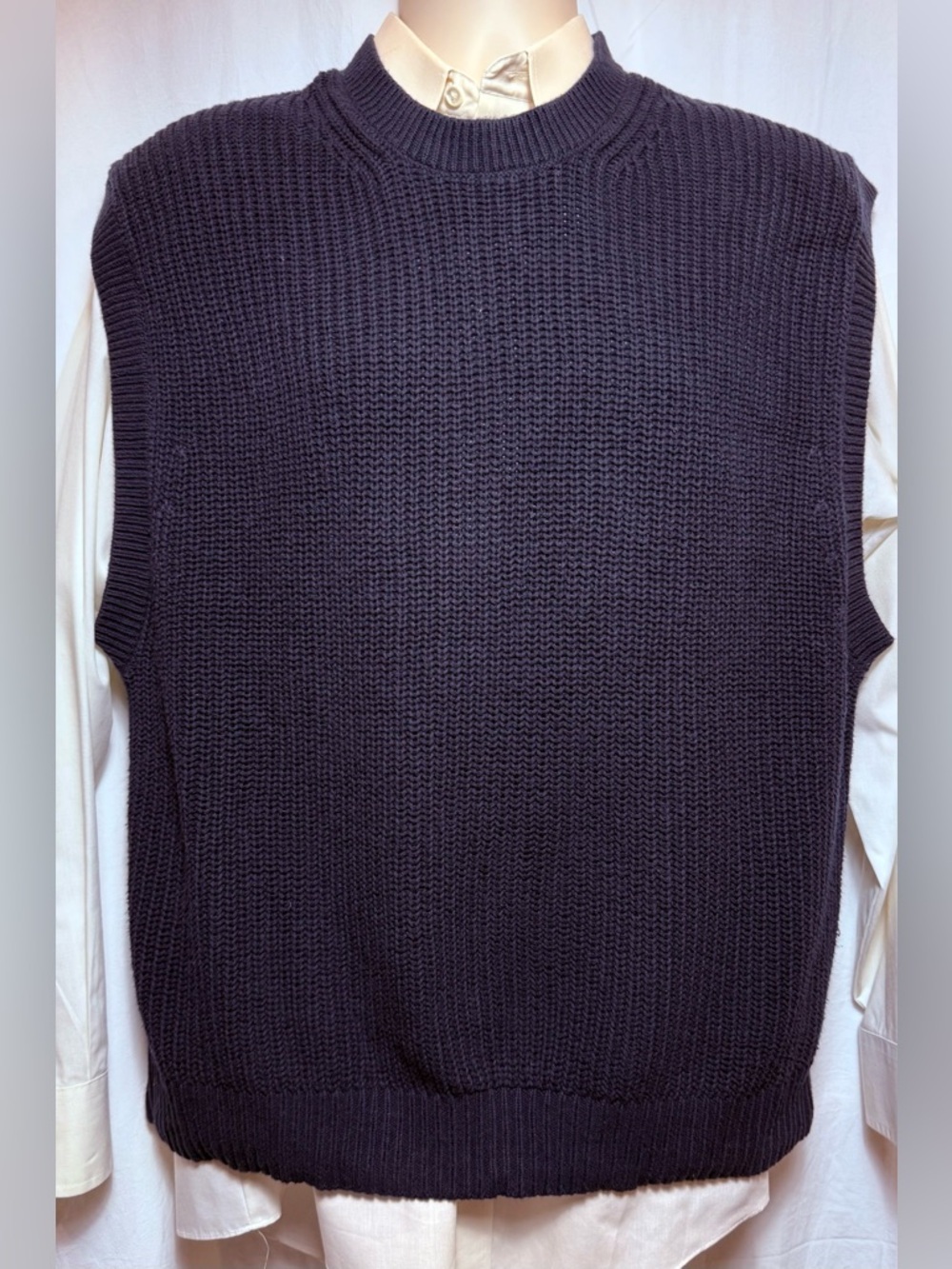 ABERCROMBIE & FITCH Crewneck Sweater Vest
